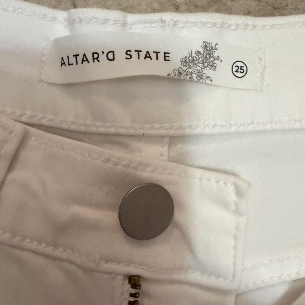Altar’d State Cropped Jeans - Picture 3 of 3